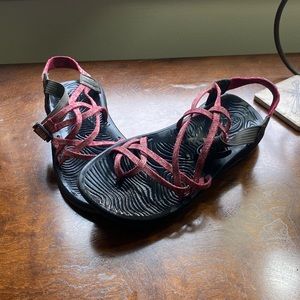 Size 10 pink and black Chaco
